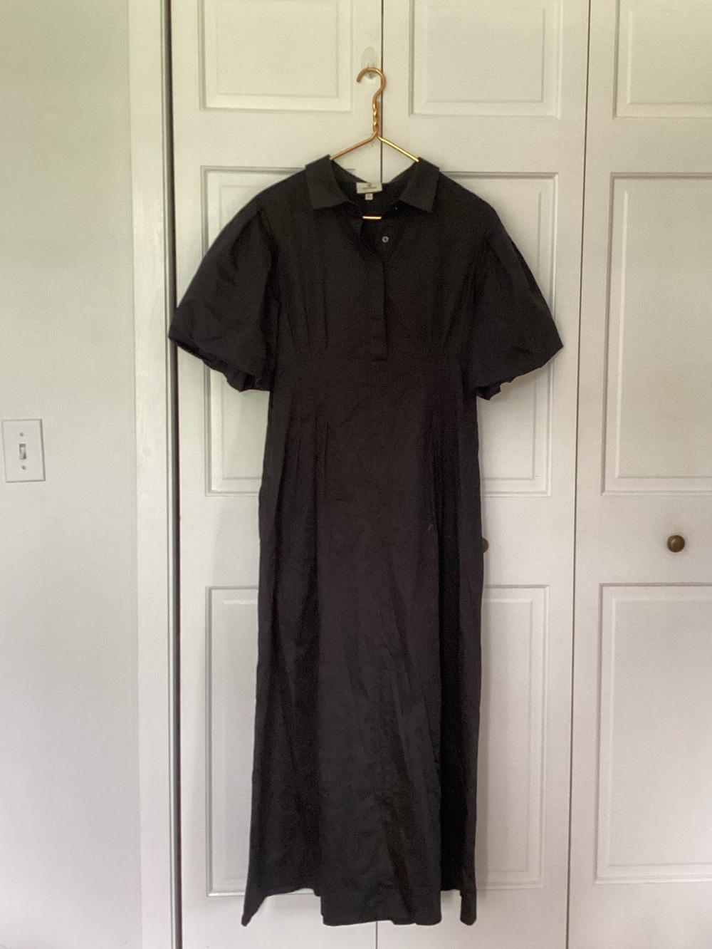 Like New Tuckernuck Delaney Black Puff-Sleeve Midi Shirt Dress - Picture 4 of 5